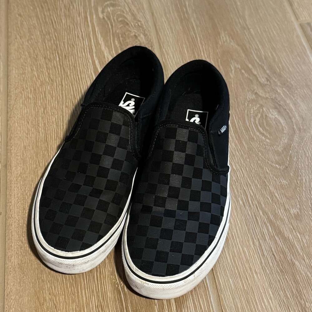 GENTLY USED! Vans Off the Wall Unisex Classic...